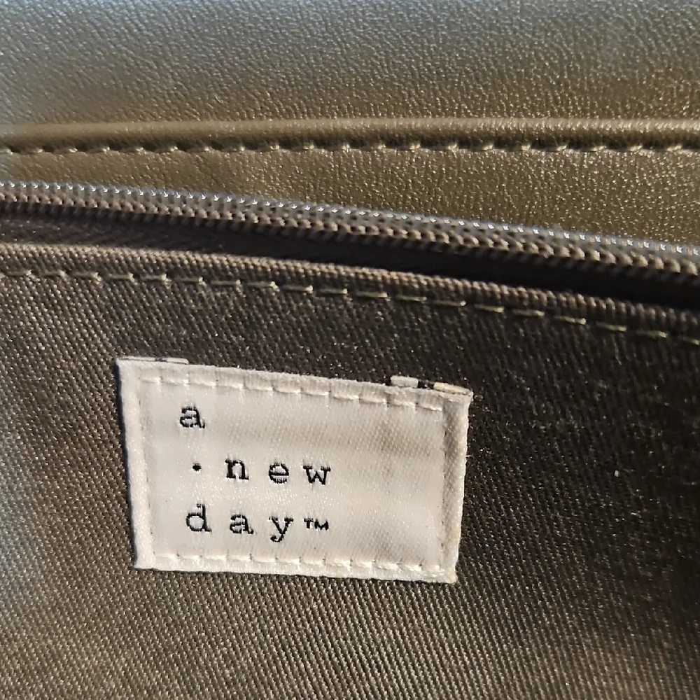 A New Day Green/Gray Doublwe Zip Wristlet Wallet